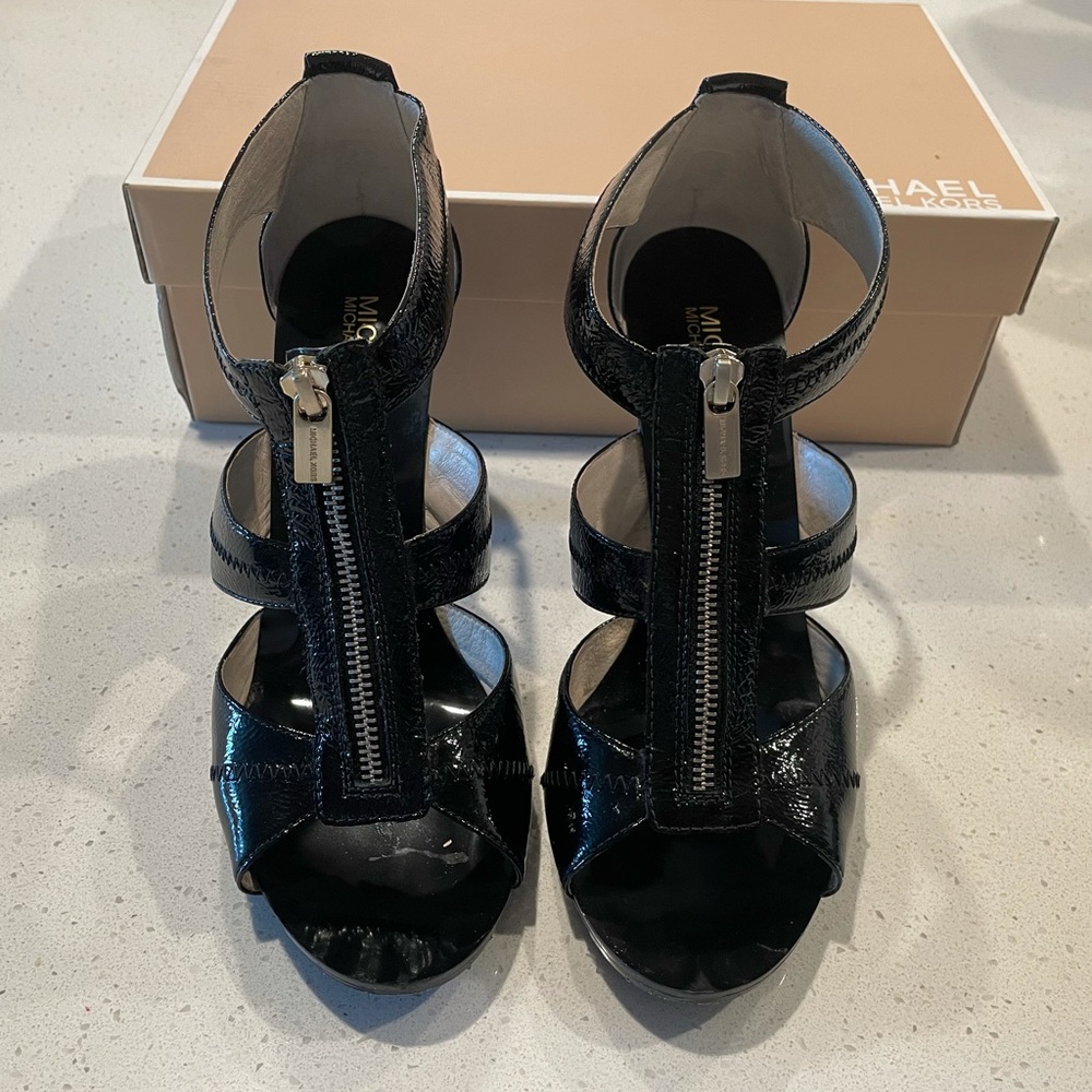 EUC Michael Kors Patent Leather Sandals Sz 10